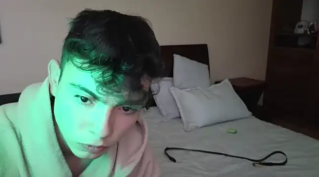 lukeboyce33 online show from March 19, 2025, 7:38 pm