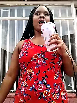 LUNAx02 online show from December 15, 2025, 11:14 am