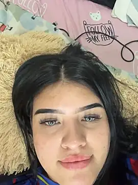 Snapshot of Candy_Roose chatting on March 20, 2025, 5:02 am Candy Roose online show from March 20, 2025, 5:02 am