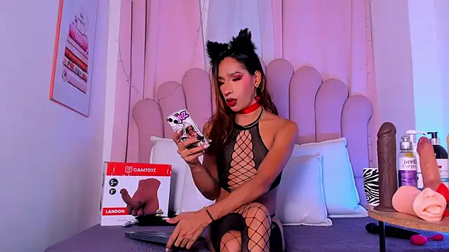 Snapshot of NicoleMadrird chatting on May 7, 2026, 12:10 pm NicoleMadrird online show from May 7, 2026, 12:10 pm