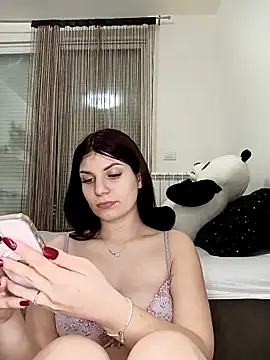 MeCherryy online show from February 3, 2026, 8:14 pm