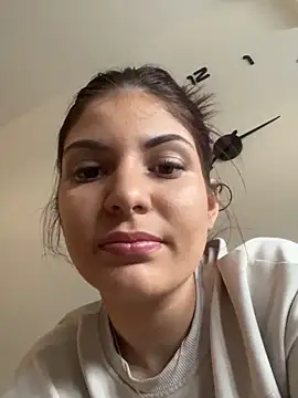 MeCherryy online show from March 16, 2026, 1:37 pm