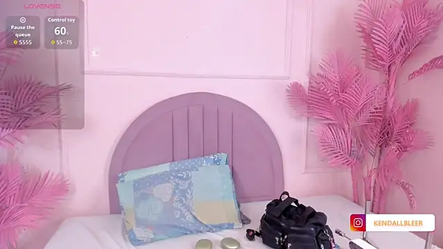 Kendallbleer online show from November 6, 2025, 12:06 pm