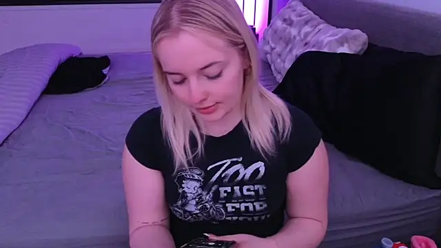 margot robbie7 online show from May 15, 2026, 2:18 am