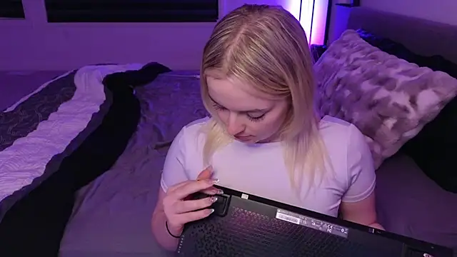 margot robbie7 online show from May 20, 2026, 1:56 am