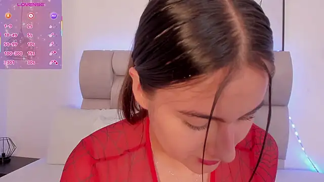 Hanna Evans   online show from January 12, 2026, 12:54 pm