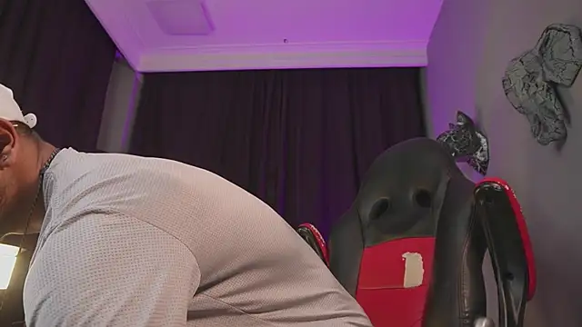 Colstorw  online show from December 23, 2025, 10:02 am