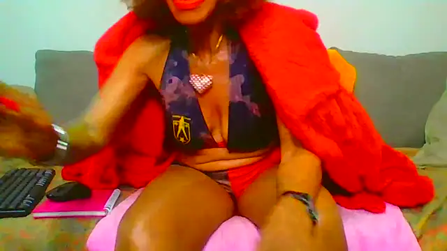 Snapshot of ModelZoee chatting on July 4, 2026, 6:52 am ModelZoee online show from July 4, 2026, 6:52 am