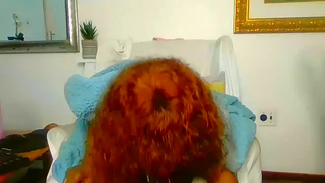 Snapshot of ModelZoee chatting on July 12, 2026, 6:43 pm ModelZoee online show from July 12, 2026, 6:43 pm