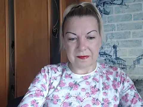 Lillia Ray online show from May 14, 2026, 7:15 am