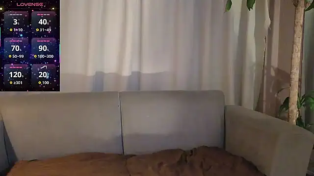 YuliethPetite online show from February 9, 2026, 11:14 am