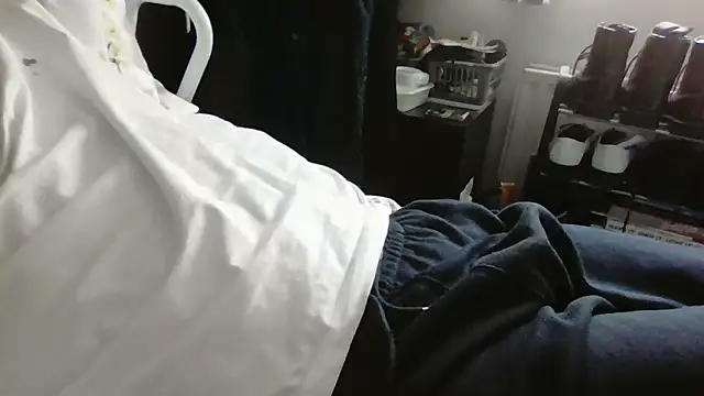 Snapshot of cumplaywithme78 chatting on April 16, 2026, 9:43 am cumplaywithme78 online show from April 16, 2026, 9:43 am