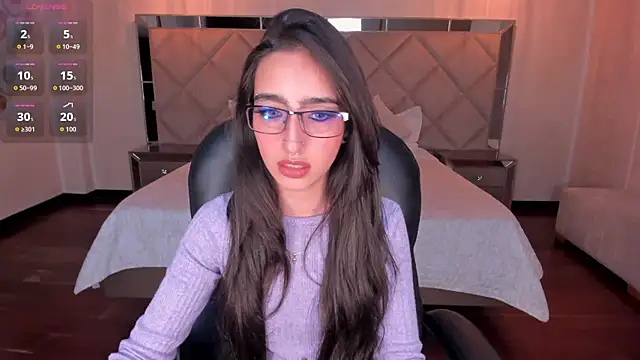 LarisaSmirnov online show from November 3, 2025, 5:52 am