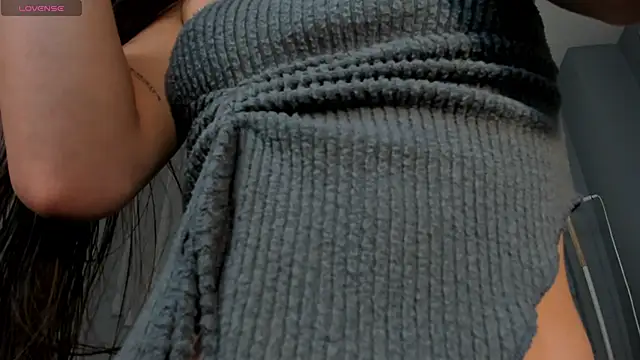 MaiaCollins online show from November 20, 2025, 6:40 pm