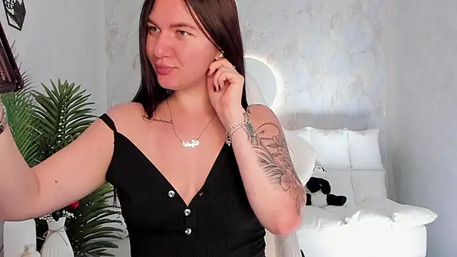 babyisperfect online show from September 11, 2025, 3:39 am