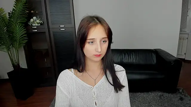 JulietMonli online show from September 28, 2025, 7:52 pm