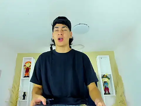 Jhojan twink online show from September 22, 2025, 11:23 am