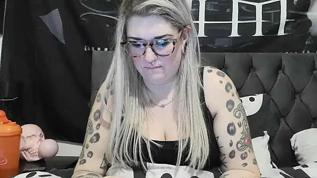 Sizzling Indie36 online show from December 15, 2025, 12:15 am