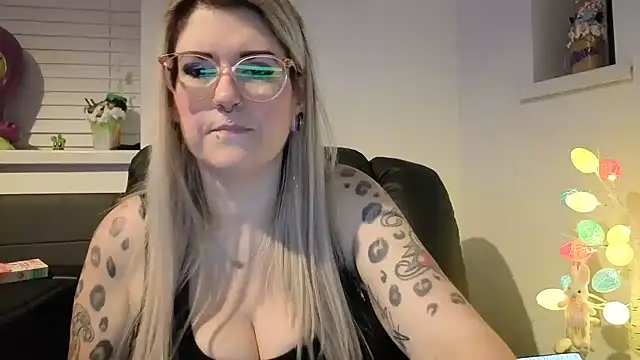 Sizzling Indie36 online show from February 26, 2026, 11:04 pm