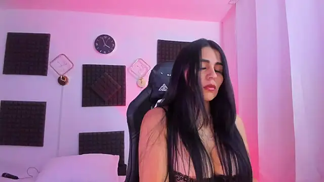 Snapshot of hannarusso chatting on December 1, 2025, 8:58 pm hannarusso online show from December 1, 2025, 8:58 pm