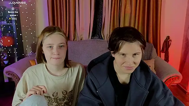 Snapshot of Tara_Lawson chatting on November 27, 2025, 11:23 am Tara Lawson online show from November 27, 2025, 11:23 am