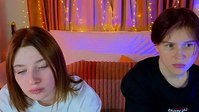 Snapshot of Tara_Lawson chatting on December 19, 2025, 11:39 am Tara Lawson online show from December 19, 2025, 11:39 am