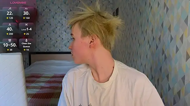 Snapshot of Tara_Lawson chatting on February 15, 2026, 4:09 am Tara Lawson online show from February 15, 2026, 4:09 am