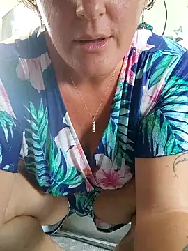 Snapshot of emiliemilf chatting on April 28, 2026, 2:49 am emiliemilf online show from April 28, 2026, 2:49 am