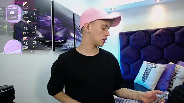 LiamWildx20 online show from September 10, 2025, 4:45 am