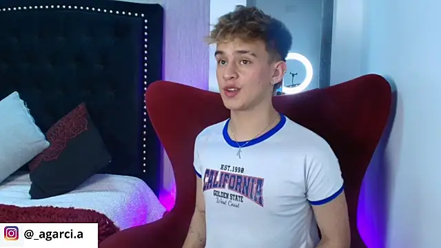 LiamWildx20 online show from September 30, 2025, 5:01 am