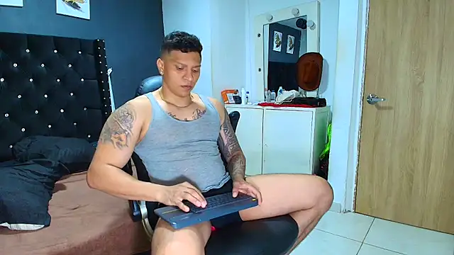 ethan dalton  online show from April 14, 2026, 3:23 am