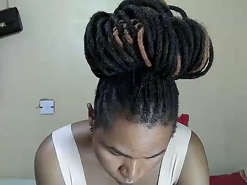 Creamy-Aisha online show from November 14, 2025, 8:13 am