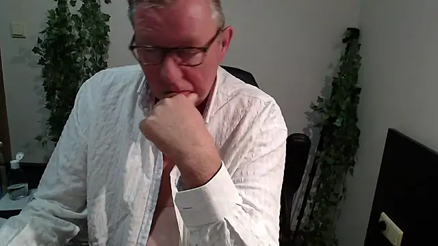 JamesBauer online show from September 27, 2025, 3:44 am