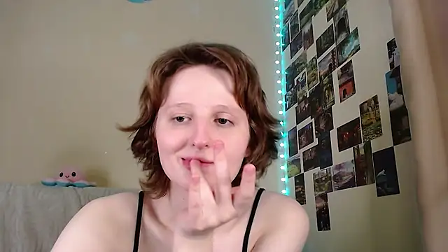 Snapshot of c0ralynx chatting on March 19, 2025, 4:25 am c0ralynx online show from March 19, 2025, 4:25 am