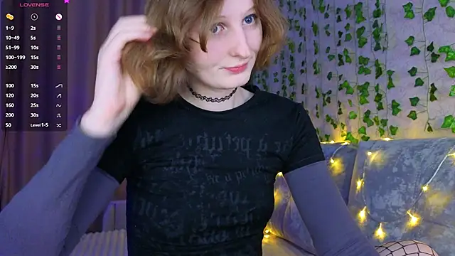 Snapshot of c0ralynx chatting on June 2, 2026, 12:23 am c0ralynx online show from June 2, 2026, 12:23 am