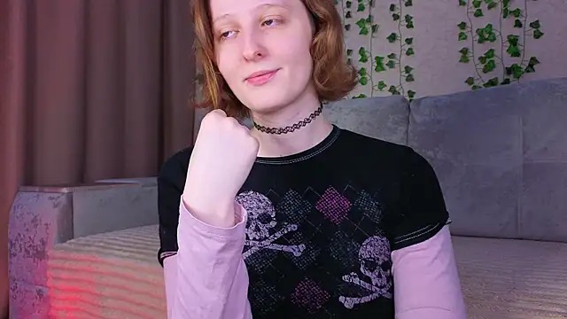 Snapshot of c0ralynx chatting on July 6, 2026, 1:19 pm c0ralynx online show from July 6, 2026, 1:19 pm
