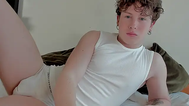 RobFavorite1 online show from March 16, 2025, 1:49 pm