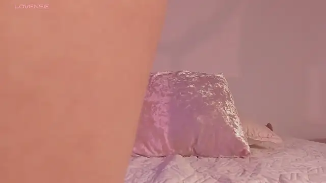 Snapshot of Camile_Histon8 chatting on November 6, 2025, 6:03 am Camile Histon8 online show from November 6, 2025, 6:03 am