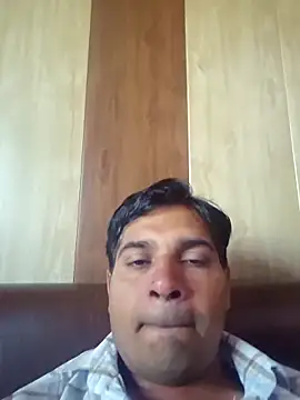 johnny8731 online show from April 12, 2026, 3:44 am