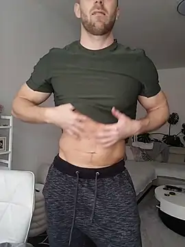 Snapshot of trainwithme chatting on November 5, 2025, 8:36 am trainwithme online show from November 5, 2025, 8:36 am