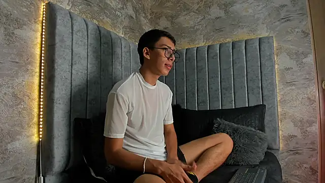 Michel Brownn online show from March 18, 2025, 10:04 pm