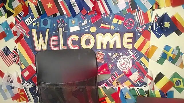 VanessaRey  online show from April 3, 2026, 4:49 pm