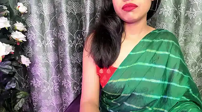 Diora Zara online show from March 20, 2025, 5:47 pm