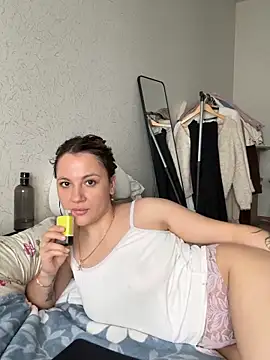 Snapshot of mollygirll chatting on September 29, 2025, 9:25 am mollygirll online show from September 29, 2025, 9:25 am