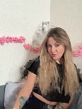 Snapshot of mollygirll chatting on October 6, 2025, 8:45 am mollygirll online show from October 6, 2025, 8:45 am