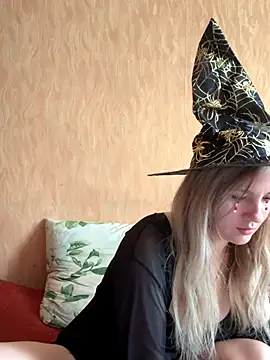 Snapshot of mollygirll chatting on October 29, 2025, 11:56 am mollygirll online show from October 29, 2025, 11:56 am