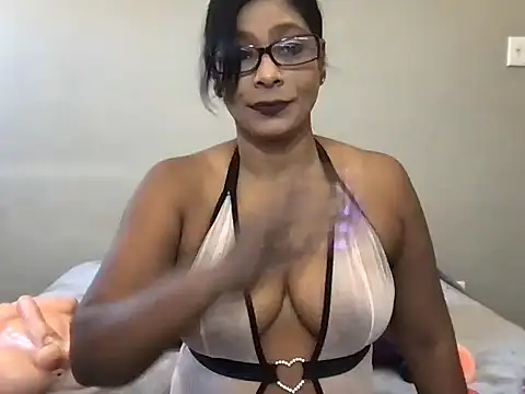 indianrose09 online show from February 7, 2026, 10:08 am