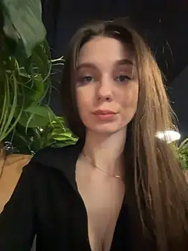 MilaBee online show from March 23, 2026, 7:45 am