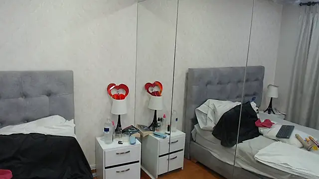 ScarlettGreen  online show from September 10, 2025, 12:49 pm