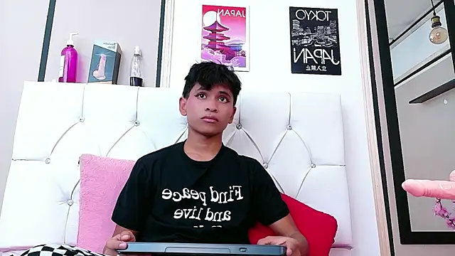 Ethan Westt online show from February 4, 2026, 8:25 pm